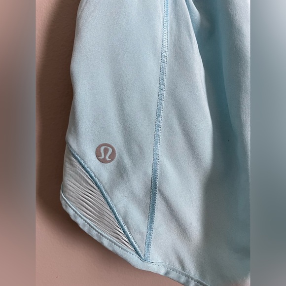 Lululemon Hotty Hot Short II 4 - Picture 5 of 6